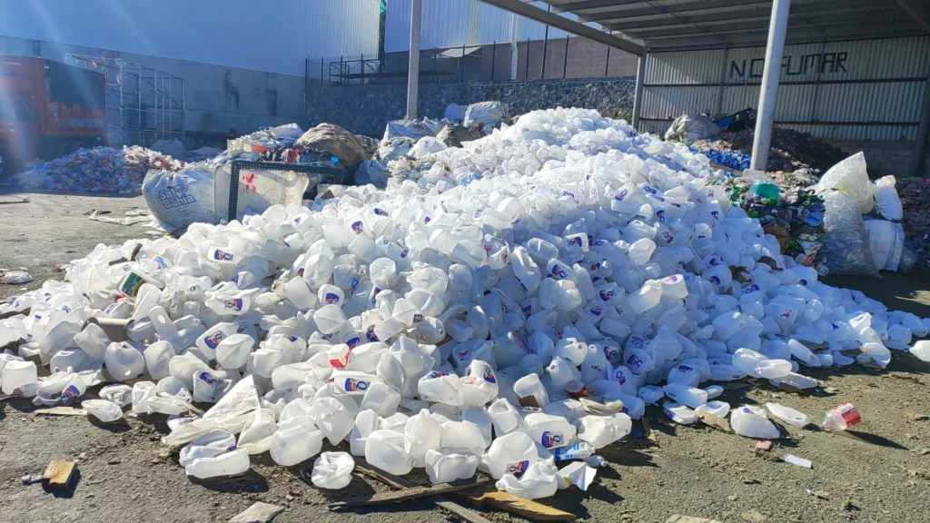reciclaje de contenedores plásticos industriales